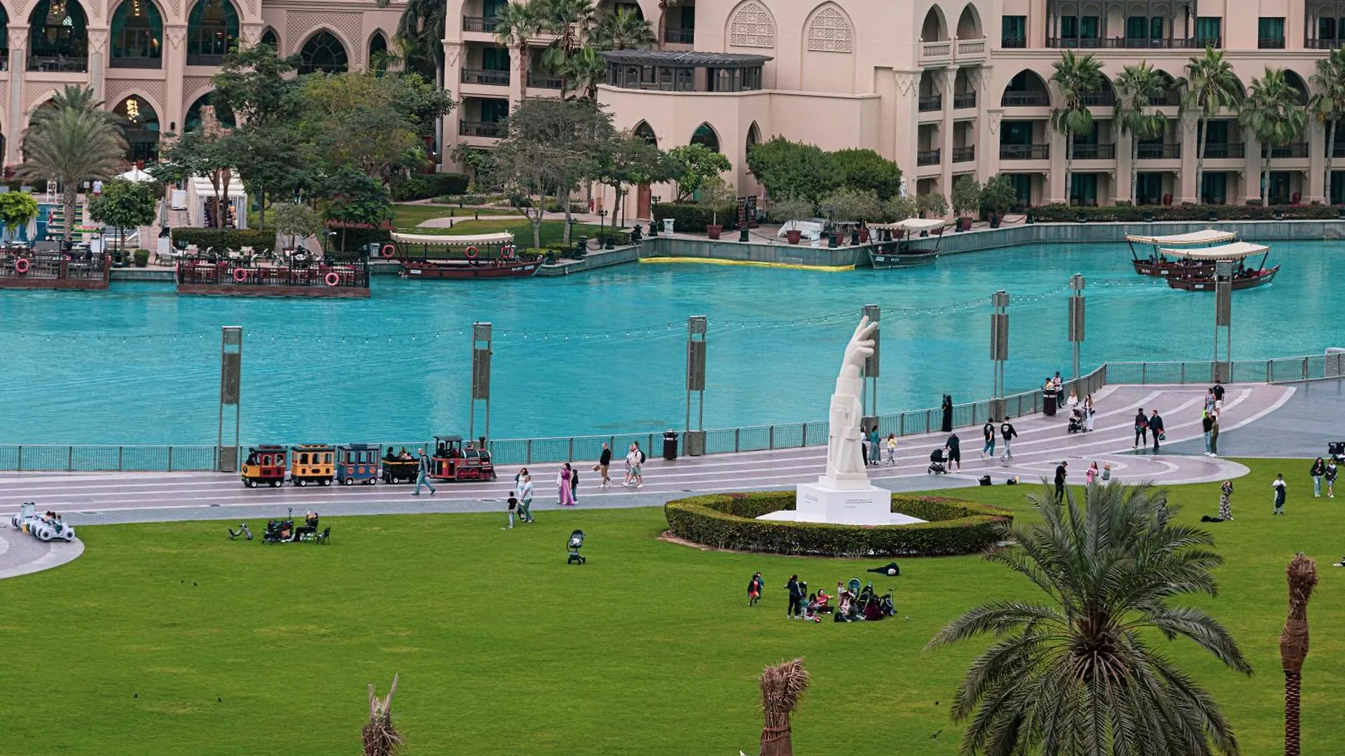 Apartment Luxury Burj And Fountain View 5 Min To Dubai Mall United Arab Emirates