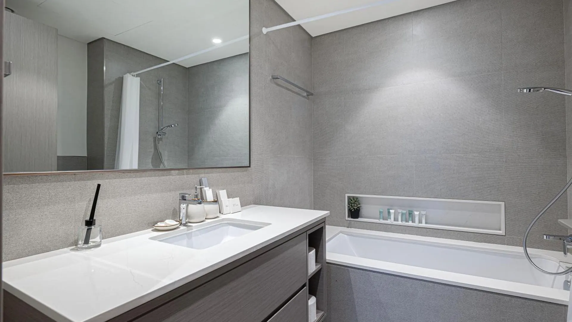 Luxury Burj And Fountain View 5 Min To Dubai Mall 0*,  United Arab Emirates