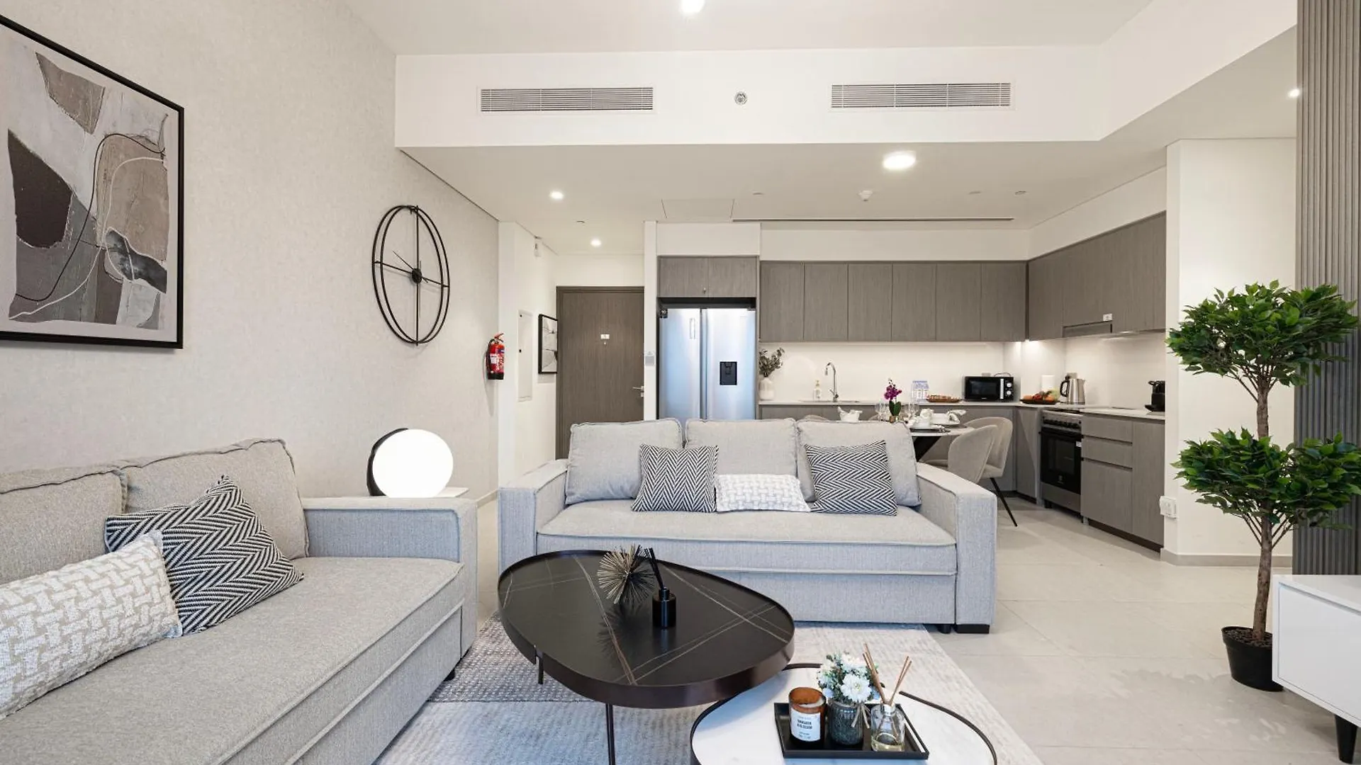 Luxury Burj And Fountain View 5 Min To Dubai Mall Apartment